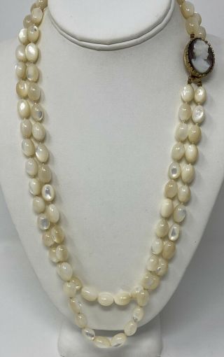 Vintage Mop Mother Of Pearl Shell Beaded Necklace W/ Carved Cameo Brooch Clasp