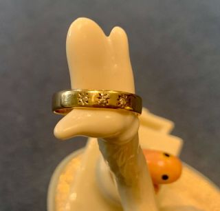 Australian Antique Gold Friendship Ring With 3 Diamonds In Starburst Design.  Sz 7