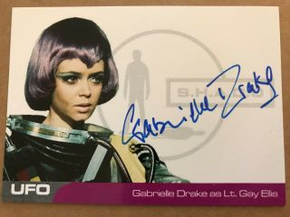 Ufo Series 2: Autograph Card: Gabrielle Drake As Lt.  Gay Ellis Unreleased - Blue