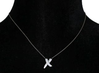 Ladies Tiffany & Co.  Paloma Picasso 925 Sterling Silver " X " Kiss 16.  50 " Necklace