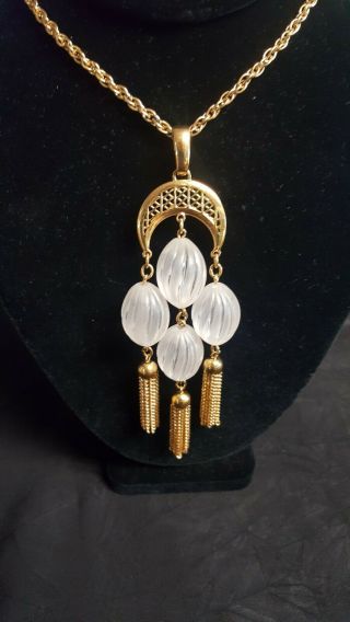 Vtg Crown Trifari Goldtone Necklace Moghul Style Frosted Lucite Dangle Pendant