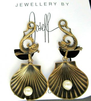 Joseff Of Hollywood Fish Pearl In Shell Vintage Clip Earrings On Card