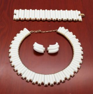 Vintage Crown Trifari White Thermoset Gold Plated Necklace Bracelet Earring Set