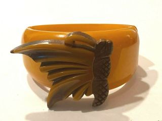 1930s Butterscotch Bakelite And Laminated Wood Carved Hinged Butterfly Bracelet