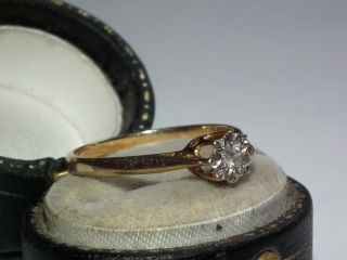 Looking,  Vintage Solid 9ct Gold & Natural Diamond Set Solitaire Ring 2