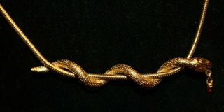 CUTE AND FUN CROWN TRIFARI SIGNED GOLD TONE SNAKE NECKLACE WITH RED STONE 3