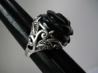Stunning Art Deco 925 Sterling Silver Filigree Marcasite Rose Carved Onyx Ring