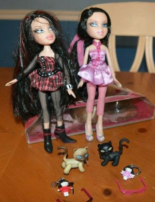 Hot,  Naughty & Sexy Bratz World Twins Nevaeh & Peyton Only For Display