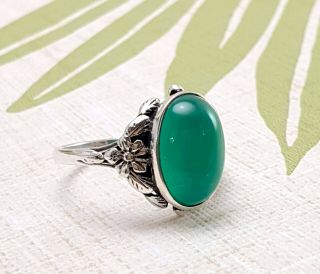 Vintage Silver Green Onyx or Chrysoprase Floral Ring - UK Size R 1/2 2