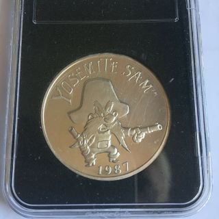 Yosemite Sam W/ Six Shooters -.  999 Silver Coin 1987 Looney Toons
