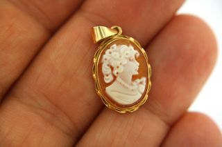 Victorian Cameo Pendant In 14 Kt Yellow Gold