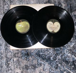 The Beatles White Album 2 - LP Apple Records SWBO 101 1968 Numbered Pressing 2