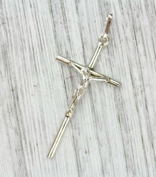 Vintage 925 Sterling Silver Cross Crucifix Pendant Pretty Staple Retro A1262