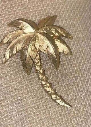 Vintage Crown Trifari Brushed Textured Gold Tone Art Deco Palm Tree Pin