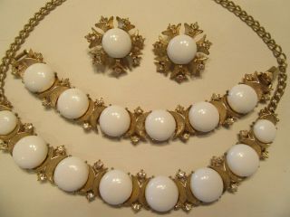 Vintage White Plastic Cabochon Parure Necklace Bracelet Earrings Sarah Coventry