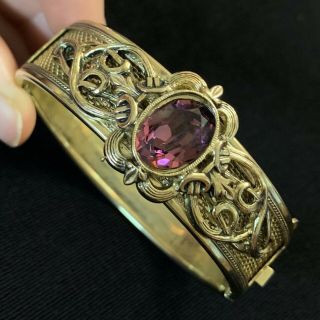 Vtg Art Nouveau Amethyst Purple Glass Gold Tone Repousse Hinged Bangle Bracelet