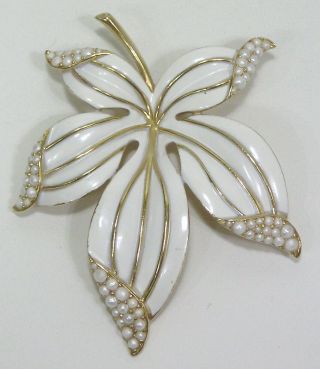 Vtg Jewelry Trifari Brooch Enameled White Goldtone Leaf Faux Seed Pearls