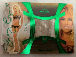 2009 Benchwarmer Ultimate: Lingerie Swatch Auto: Shay Lyn - Green 7/10