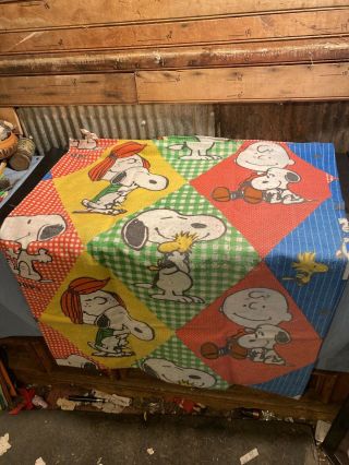 Vtg 1966 Peanuts Twin Sz Bed Spread Snoopy Charlie Brown Fabric Yellow Gang