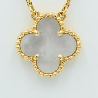 $2540 VAN CLEEF & ARPELS Vintage Alhambra 18K YG Mother of Pearl Clover Necklace 2