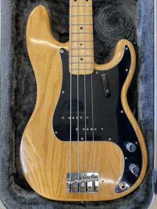 Vintage 1975 Fender Precision Bass Guitar USA 4 String Natural Finish Hard Case 2