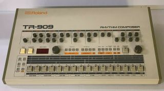 Roland TR - 909 Vintage Rhythm Composer Analog Drum Machine in 3