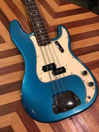 1988 Fender American Precision Bass 62 Vintage Series Lake Placid Blue