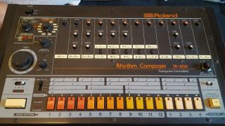 Roland Tr - 808 Rhythm Composer - 808 Vintage Drum Machine In