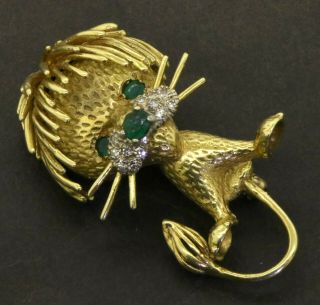 Vintage Heavy 18k Gold Adorable.  84ctw Vs/g Diamond & Emerald Lion Brooch