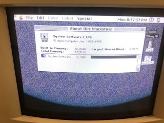 Vintage Apple Macintosh Color Classic MYSTIC 36MB RAM 250MB HD 68040 OS 7.  1 2