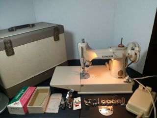 Vintage 1961 Singer Featherweight 221j Tan Sewing Machine W/case & Accessories
