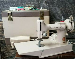 Vintage 1961 Singer Featherweight 221j Tan Sewing Machine W/ Case & Accessories