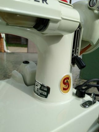 Vintage Singer White 221K Featherweight Portable Sewing Machine w/ Case 3