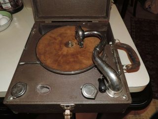 VTG 78 rpm CRANK TURNTABLE RECORD PLAYER PORTABLE WATCHTOWER PHONOGRAPH 27885 2
