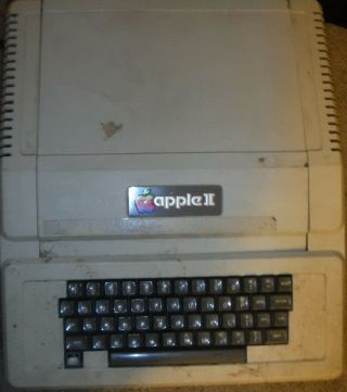 Vintage Apple Ii Computer Model A2s1 With Apple Language Card - Powers On