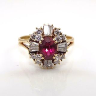Vtg Natural Red Ruby & 0.  75ctw Diamond Halo 18k Yellow Gold Ring Size 9.  5 Lhh3