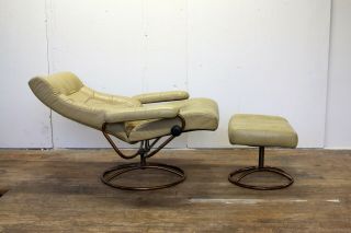 Vintage Ekornes Stressless Leather Recliner Chair and Ottoman w/ Rare Brass Base 2