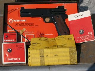 Vintage Crosman Co2 " 45 " Auto Repeater Military 451.  22 Cal.  Pellet Pistol