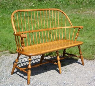 Vintage Ethan Allen Circa 1776 Solid Maple Deacons Bench Windsor Back Settee