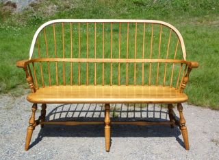 Vintage Ethan Allen Circa 1776 Solid Maple Deacons Bench Windsor Back Settee 2
