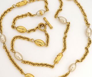Chanel Pearl Chain Necklace 52 " Gold Tone Vintage W/box V1575