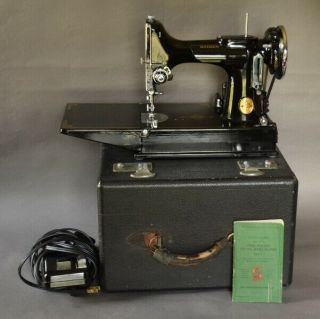 Vintage 1940 Singer 221 - 1 Featherweight Sewing Machine & Case Exc Order