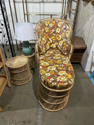 Vintage Wicker Peacock Chaise Lounge Chair Pool Sunroom Indoor Outdoor Furniture