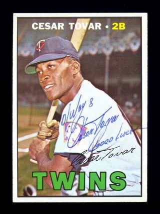 1967 Topps 317 Cesar Tovar Centered Autographed Vintage Signed Minnesota Twins