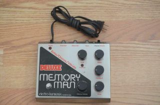 Electro Harmonix Deluxe Memory Man Vintage Guitar Pedal - Ehx Analog Delay Mn3005