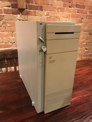 Vintage Apple Macintosh Quadra 950 c.  1992 - Chimes and Powers On 2