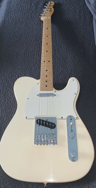Fender Standard Telecaster Mim White ‘02 W/ Vintage Hardcase