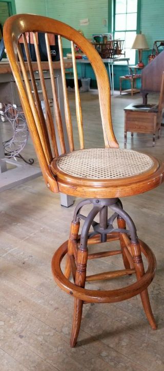 Antique Oak & Iron Industrial Drafting Stool Vintage Adjustable Swivel Chair Usa