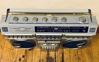 Vintage Lasonic Boombox Radio Cassette TRC - 922 POWERS ON PARTS REPAIR As - Is 2