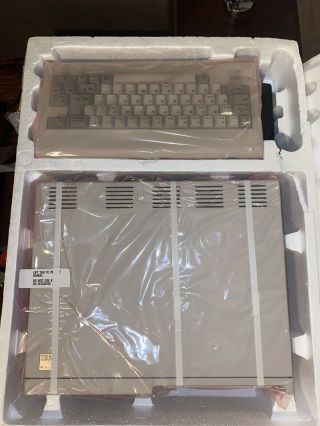 Vintage Ibm Pcjr Model 4860 Computer - With Keyboard And Cables.